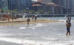 playa-gijon-u402351122z3f-624x385el-comercio-elcomercio