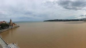 playa-san-lorenzo-panoramica-kc2-620x349abc